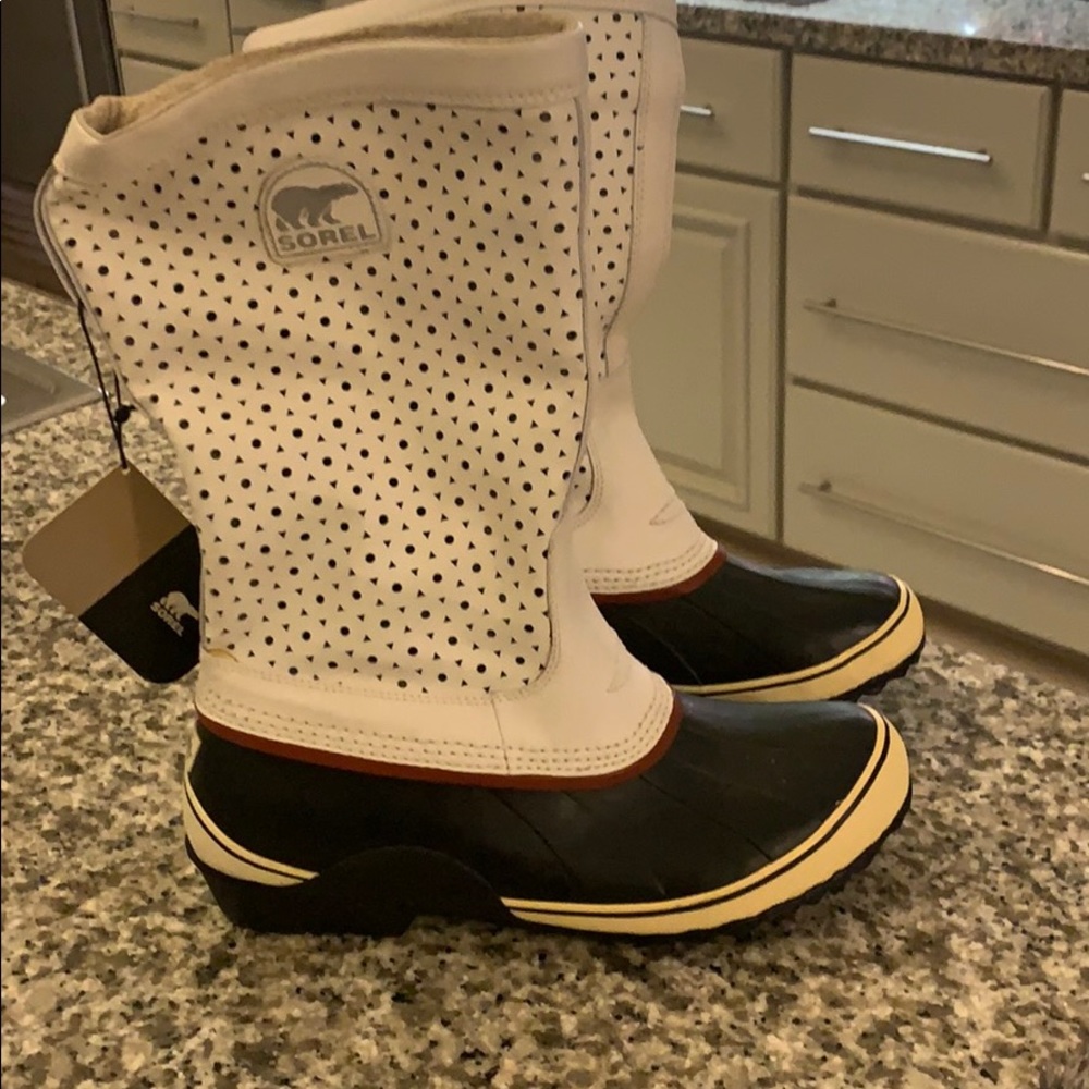 Ladies Sorel White Boots
